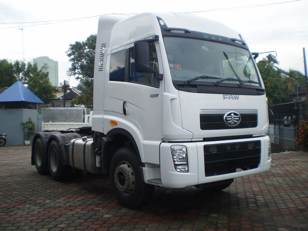 XE ĐẦU KÉO FAW XDV 6X4 420HP