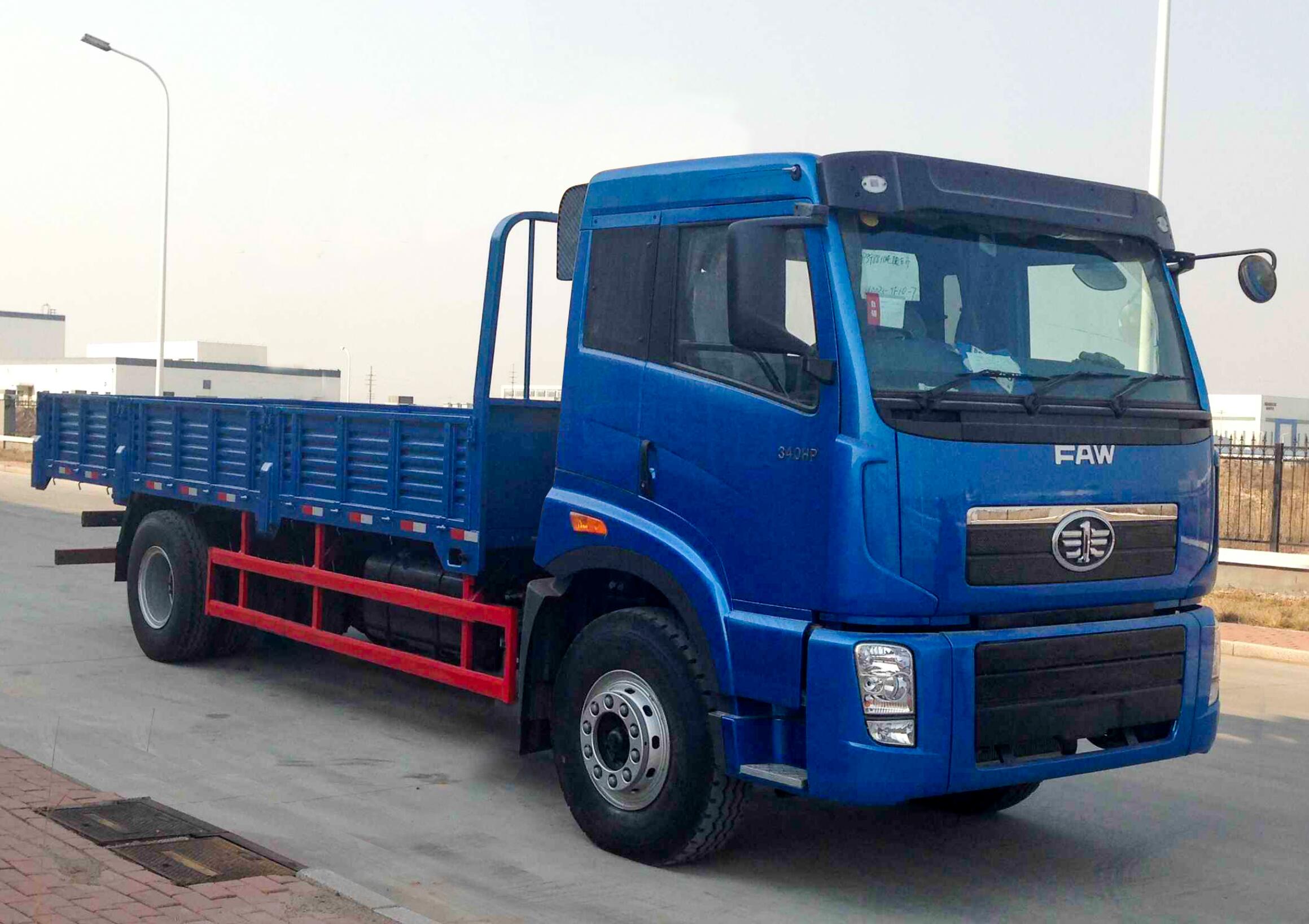 XE TẢI HÀNG HÓA FAW XDV 4X2