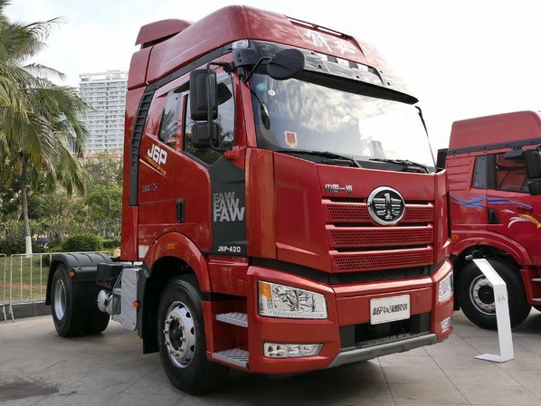 <b>FAW TRUCK - J6P TRACTOR TRUCK 4X2 LHD 350hp Eu5</b>