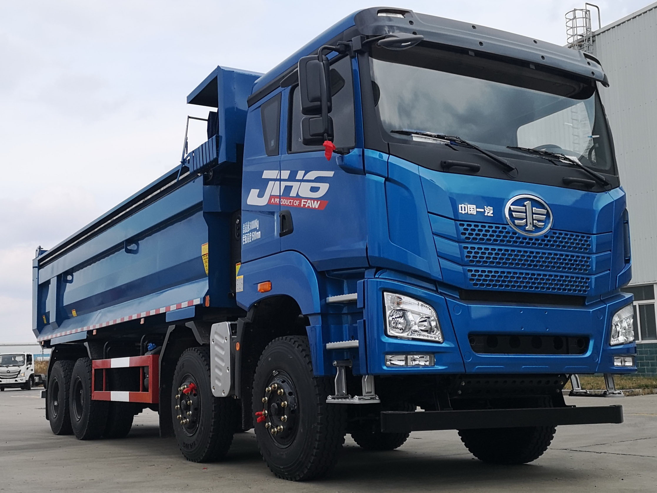 <b>FAW TRUCK - JH6 DUMP TRUCK 8X4 RHD 390hp Eu2</b>